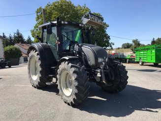 Tracteur agricole Valtra N142 - 1