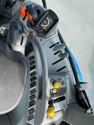 Tracteur agricole New Holland T 6020 ELITE - 4