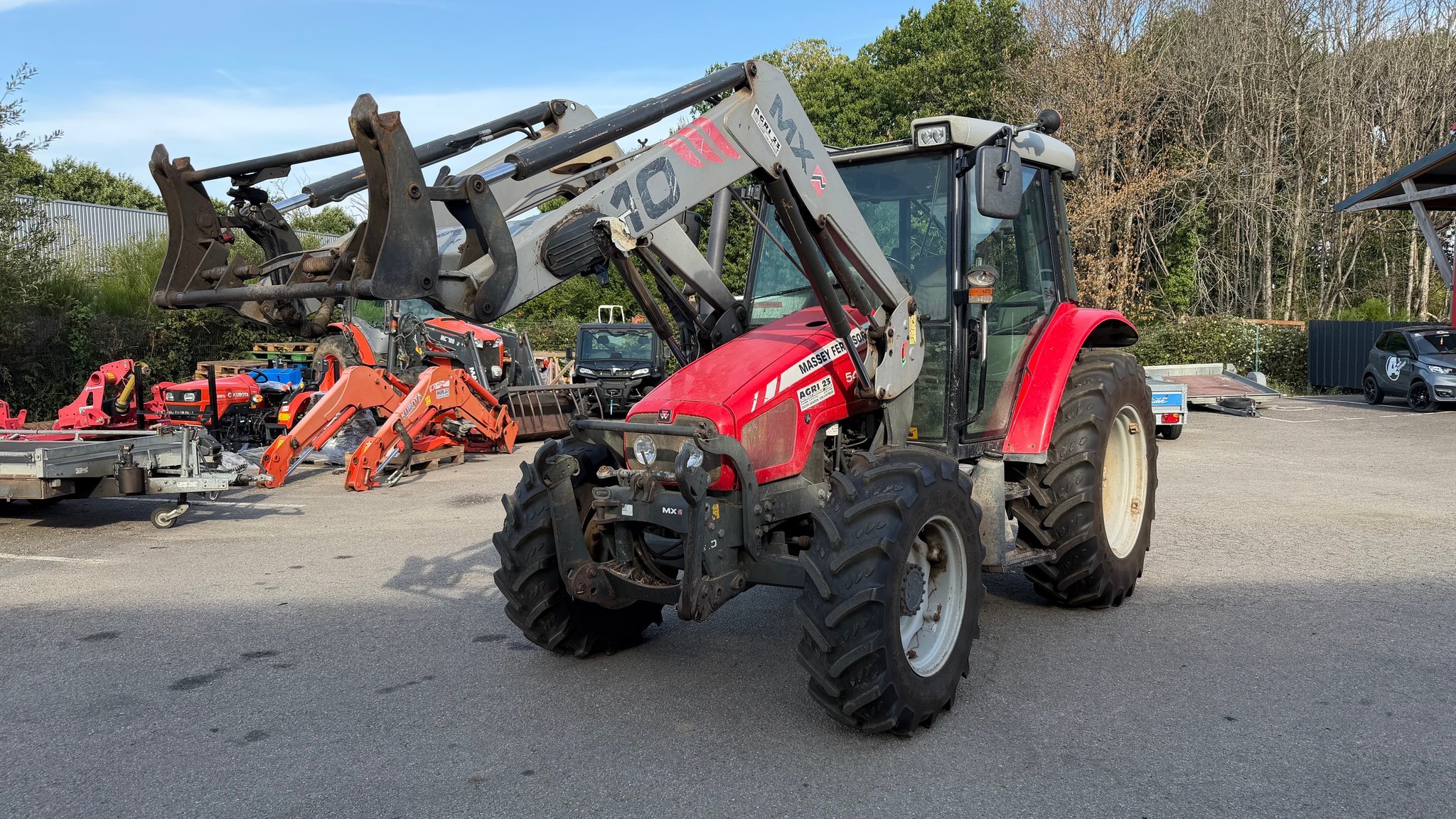 Tracteur agricole Massey Ferguson MF5445