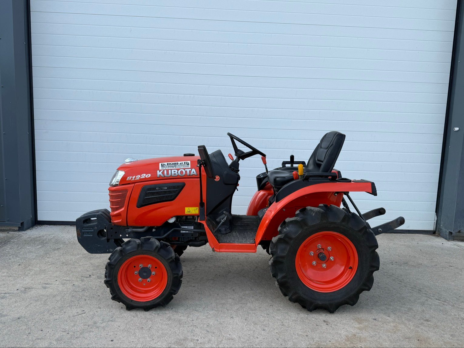 Micro tracteur Kubota B1220