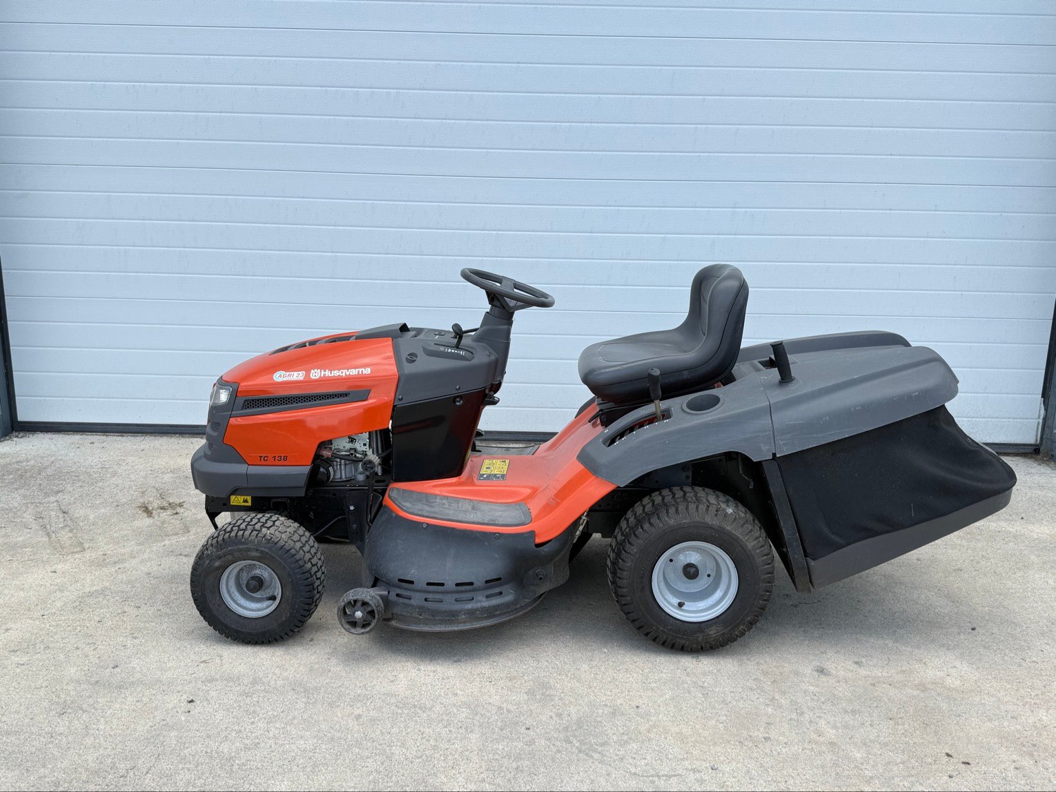 Tondeuse autoportée Husqvarna TC138