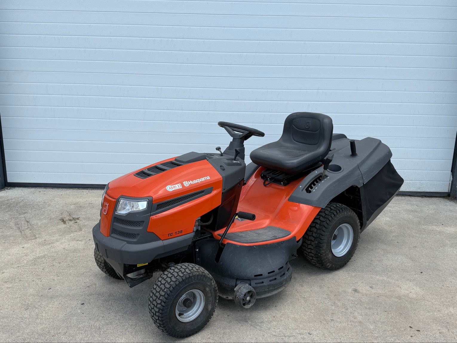 Tondeuse autoportée Husqvarna TC138