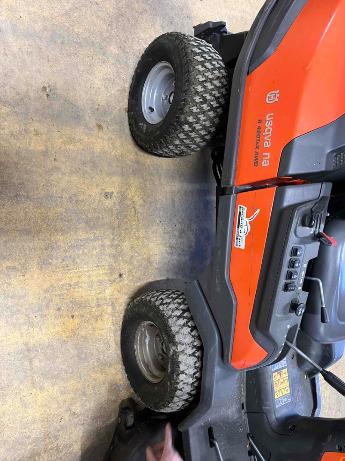 Tondeuse autoportée Husqvarna R420TSAWD