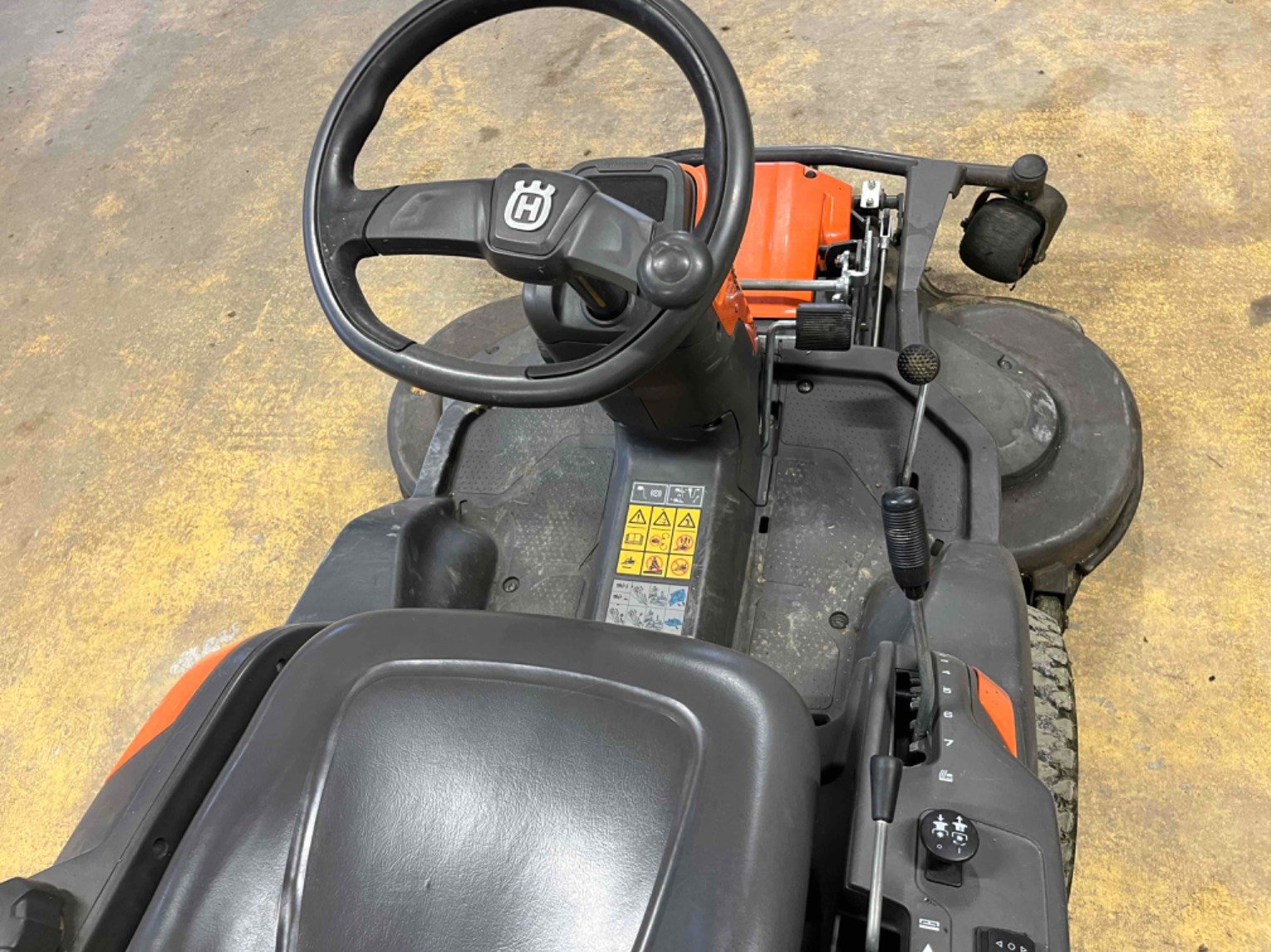Tondeuse autoportée Husqvarna R420TSAWD