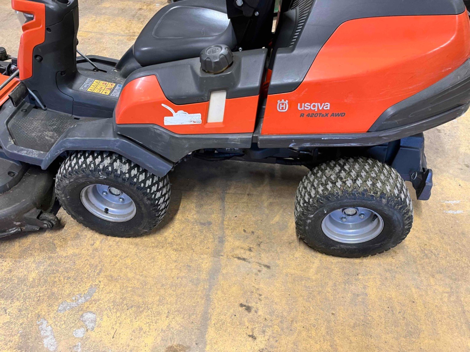 Tondeuse autoportée Husqvarna R420TSAWD