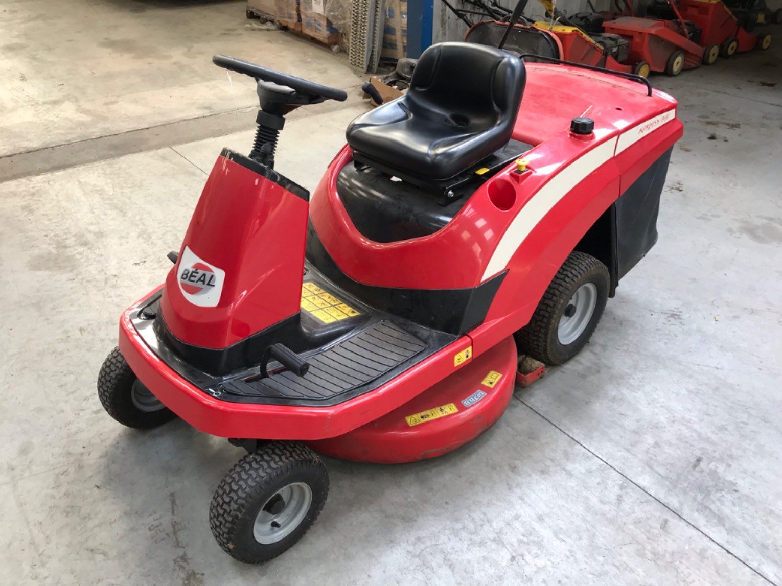 Tondeuse autoportée Beal NPBR 155/84H