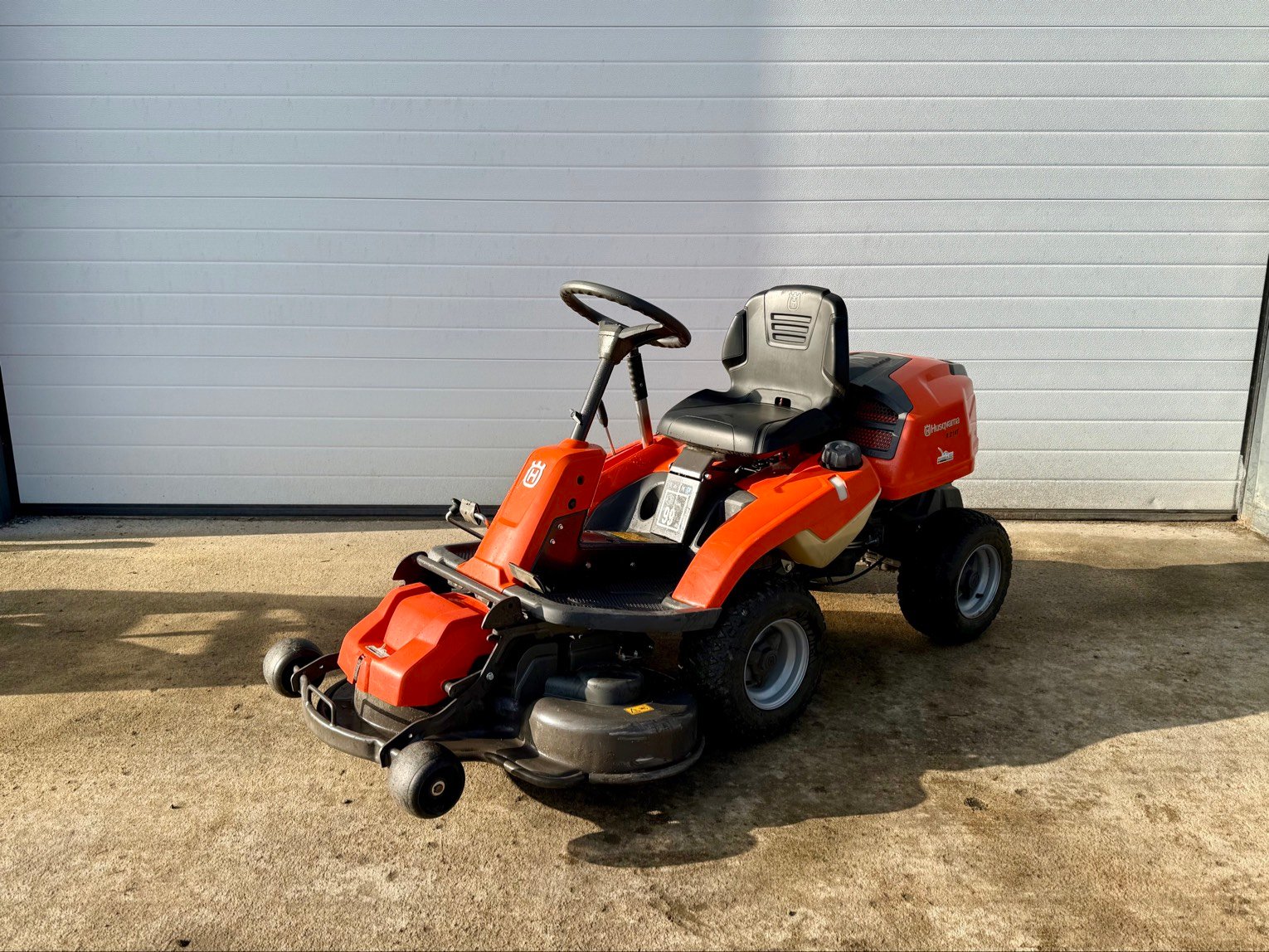 Tondeuse autoportée Husqvarna R214T
