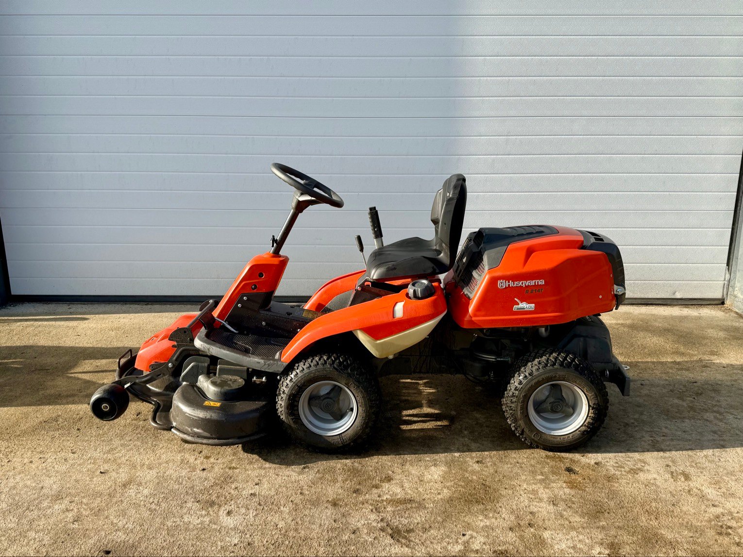 Tondeuse autoportée Husqvarna R214T