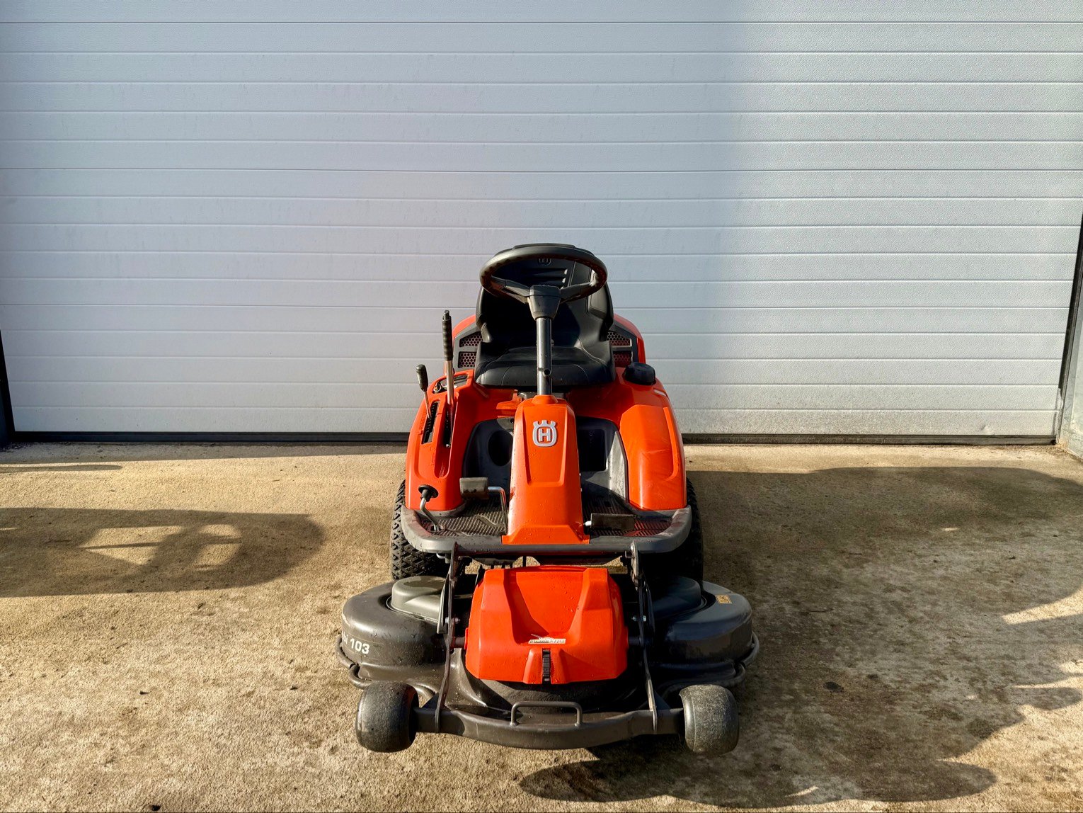 Tondeuse autoportée Husqvarna R214T