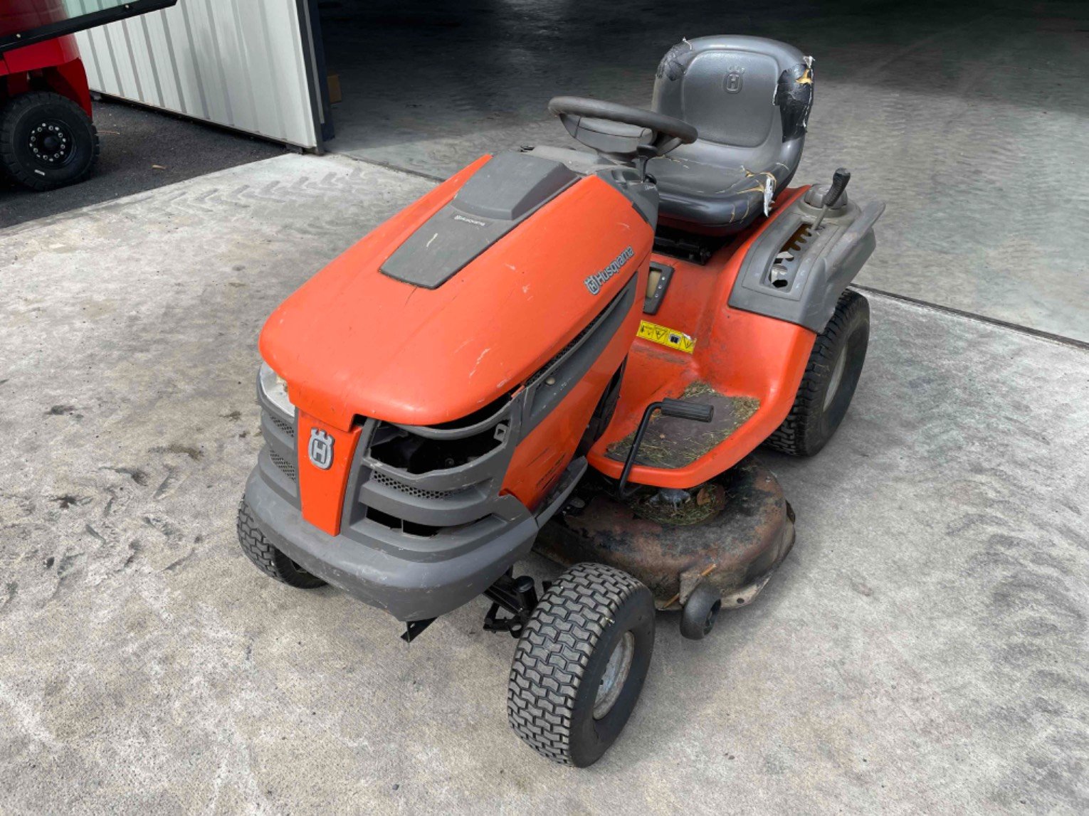 Tondeuse autoportée Husqvarna YTH150 TWIN