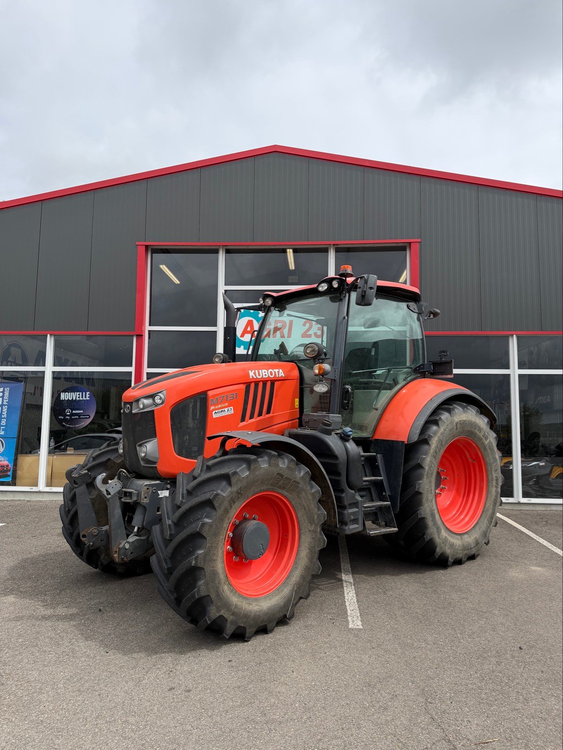 Tracteur agricole Kubota M7131