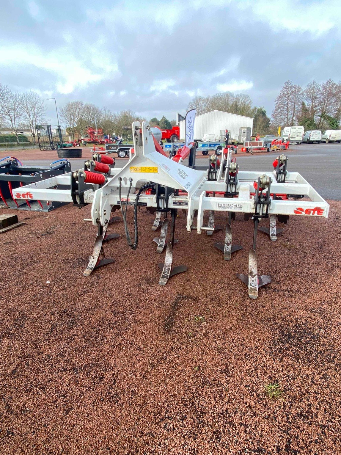 Déchaumeur à dents Efe Kunduz 3M CAGE