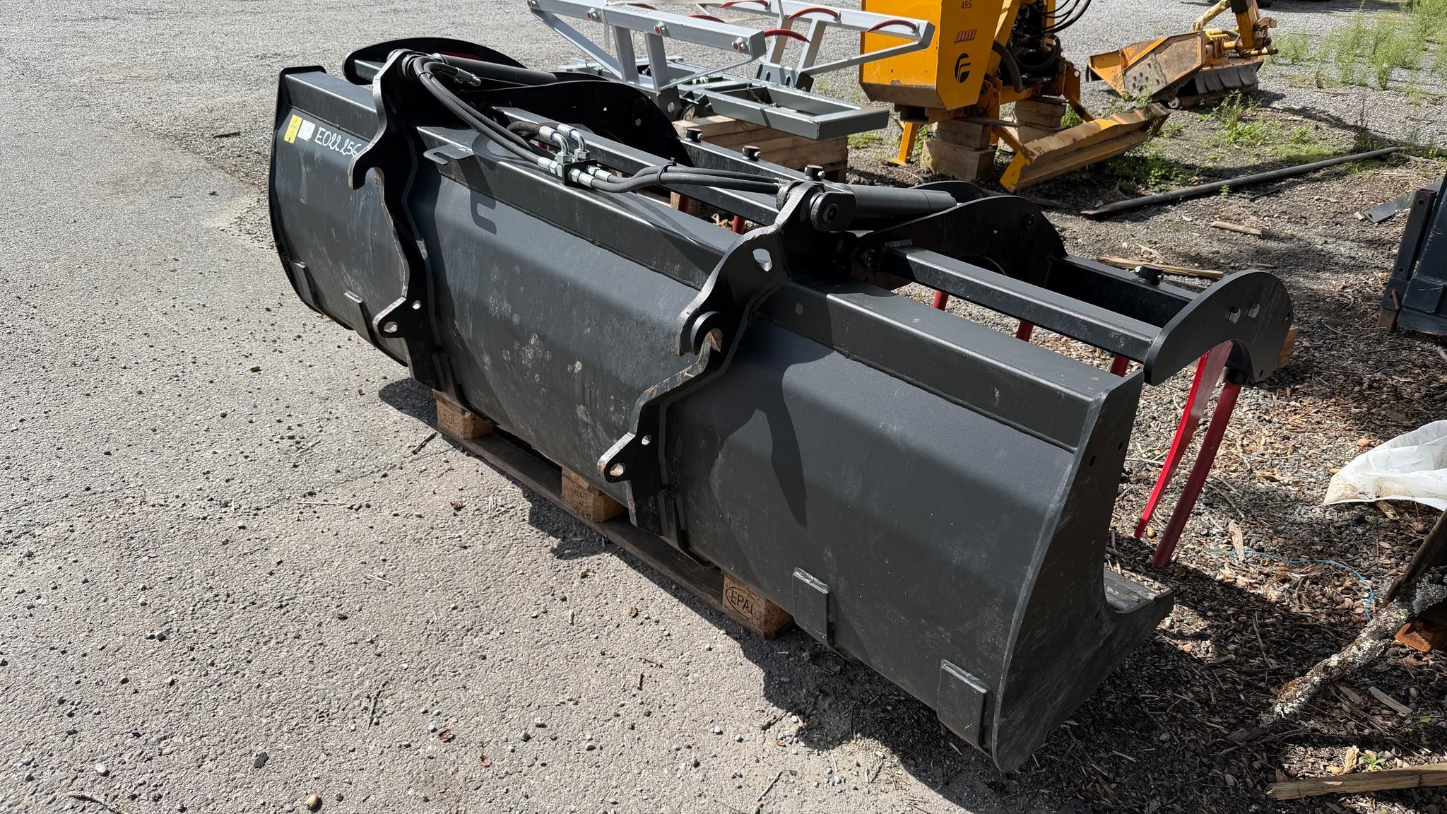 Godet multi-services Mailleux BMS225H