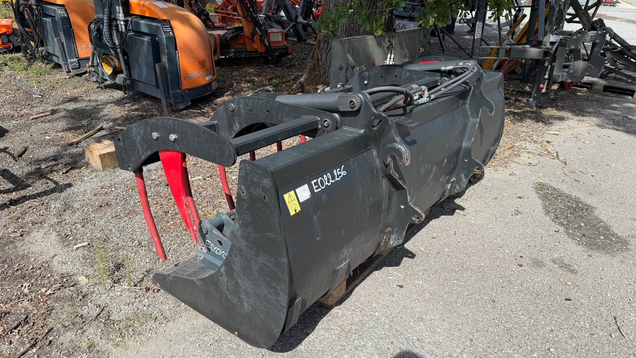 Godet multi-services Mailleux BMS225H