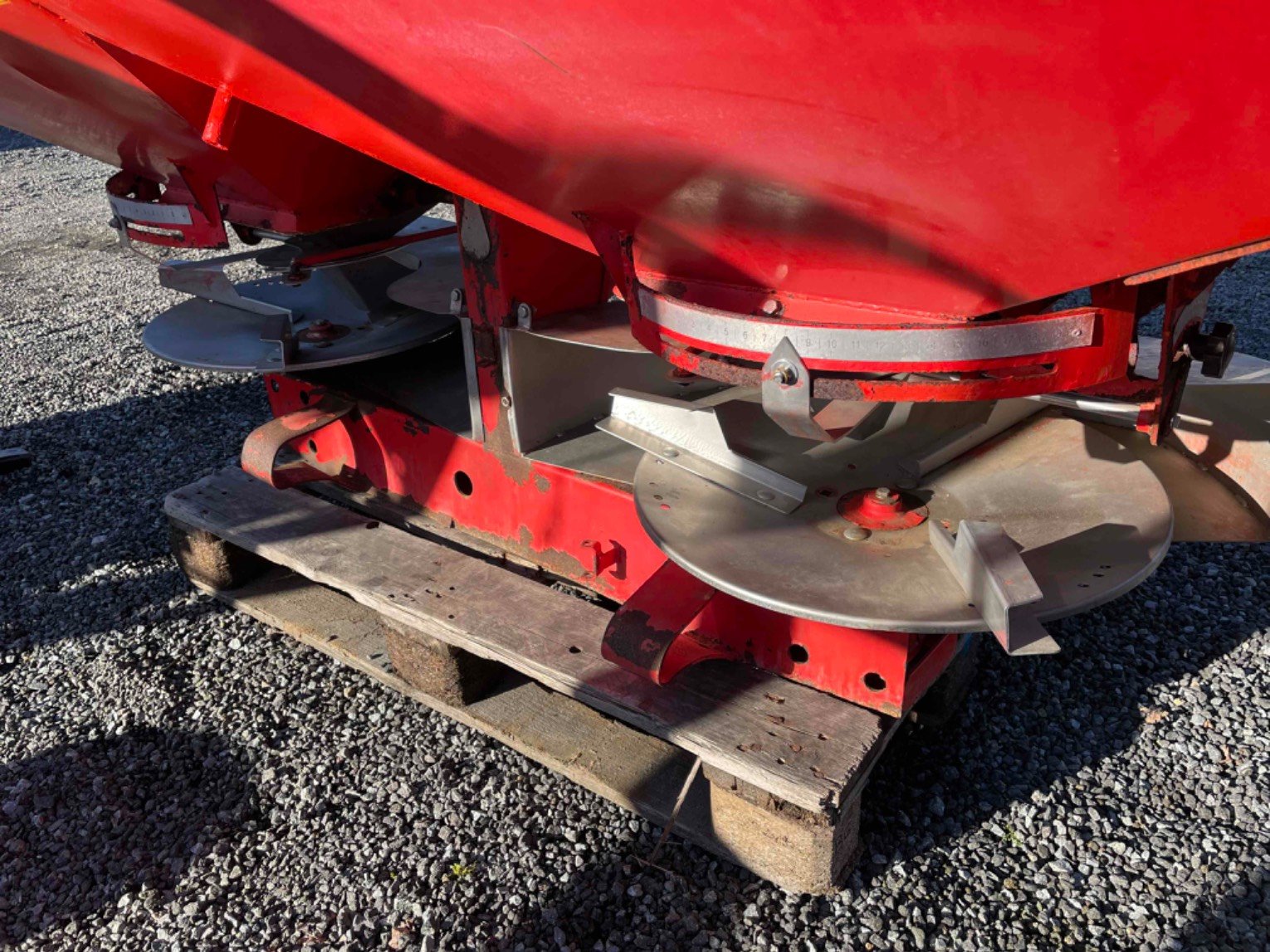 Distributeur d'engrais Agram JETSPREAD281
