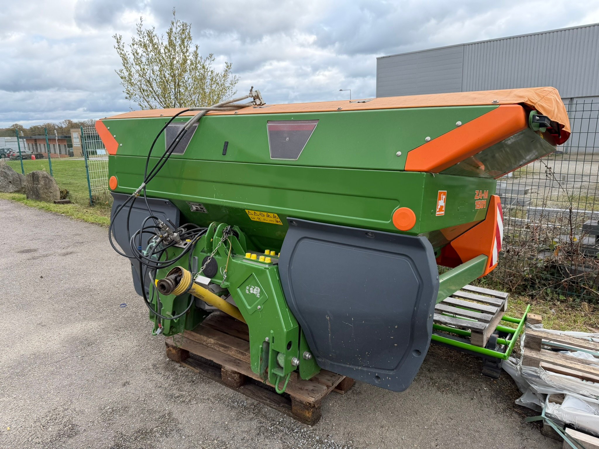 Distributeur d'engrais Amazone DISTRIBUTEUR