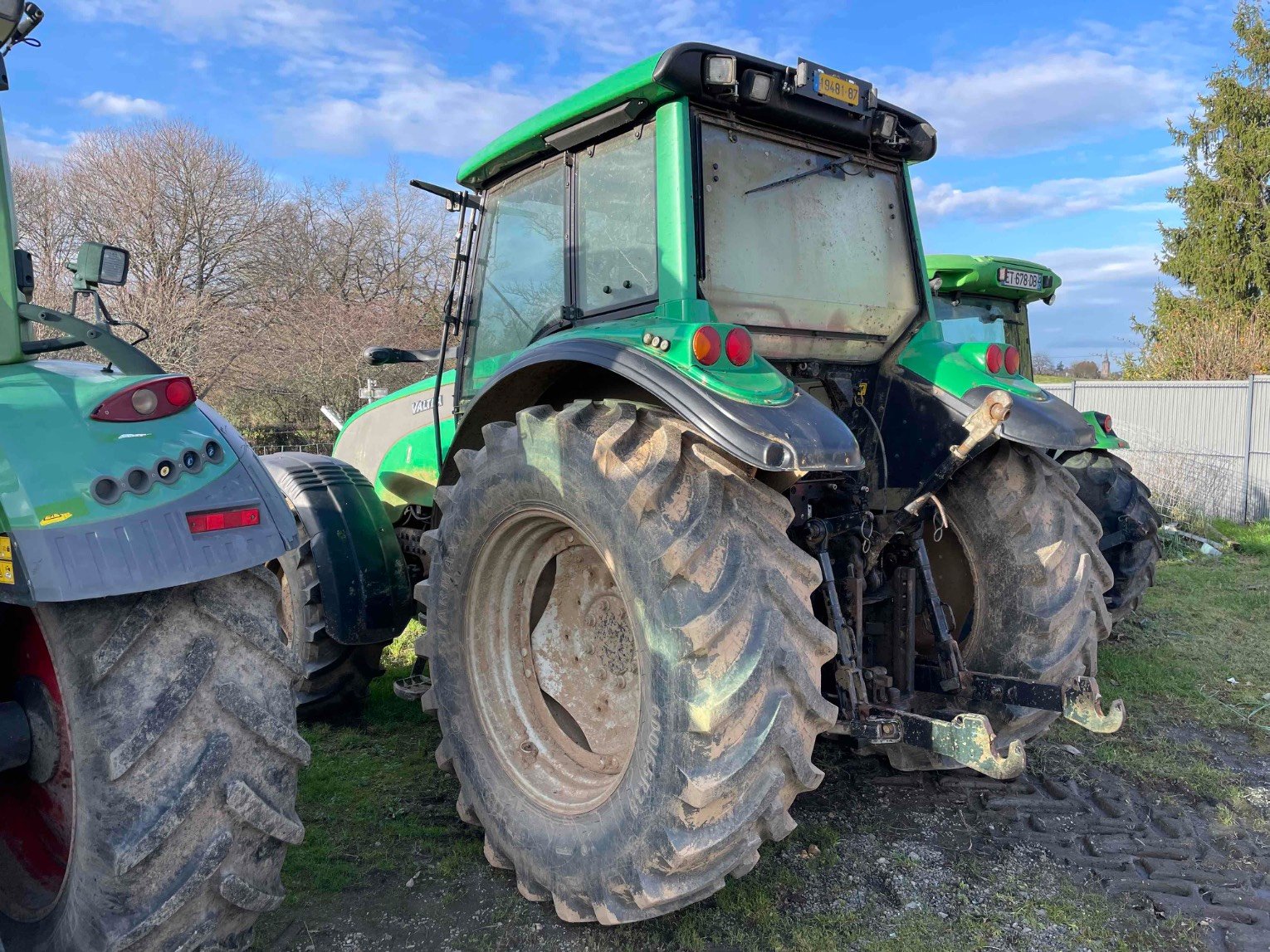 Tracteur agricole Valtra T 120