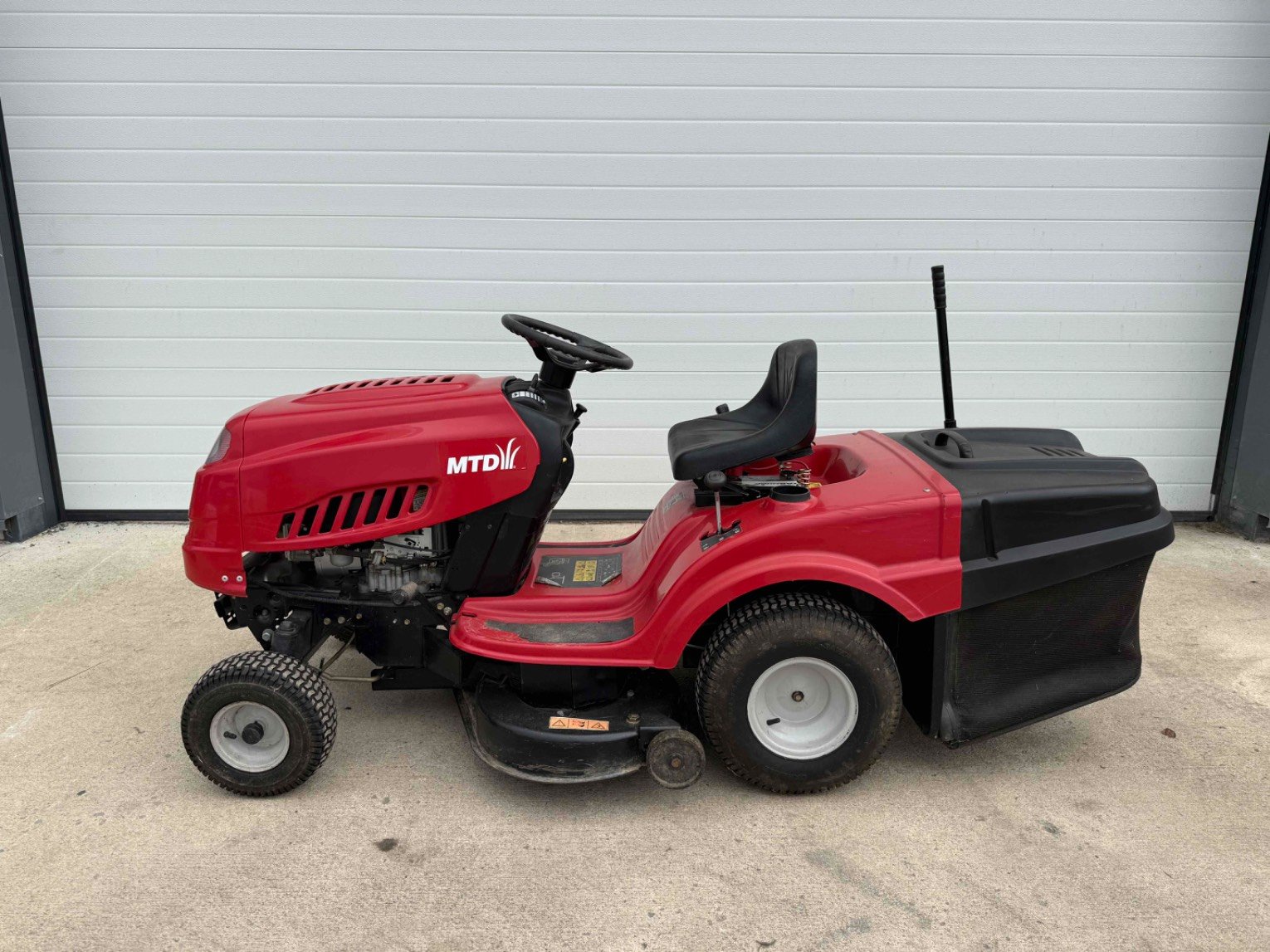 Tondeuse autoportée MTD SMART RE 125