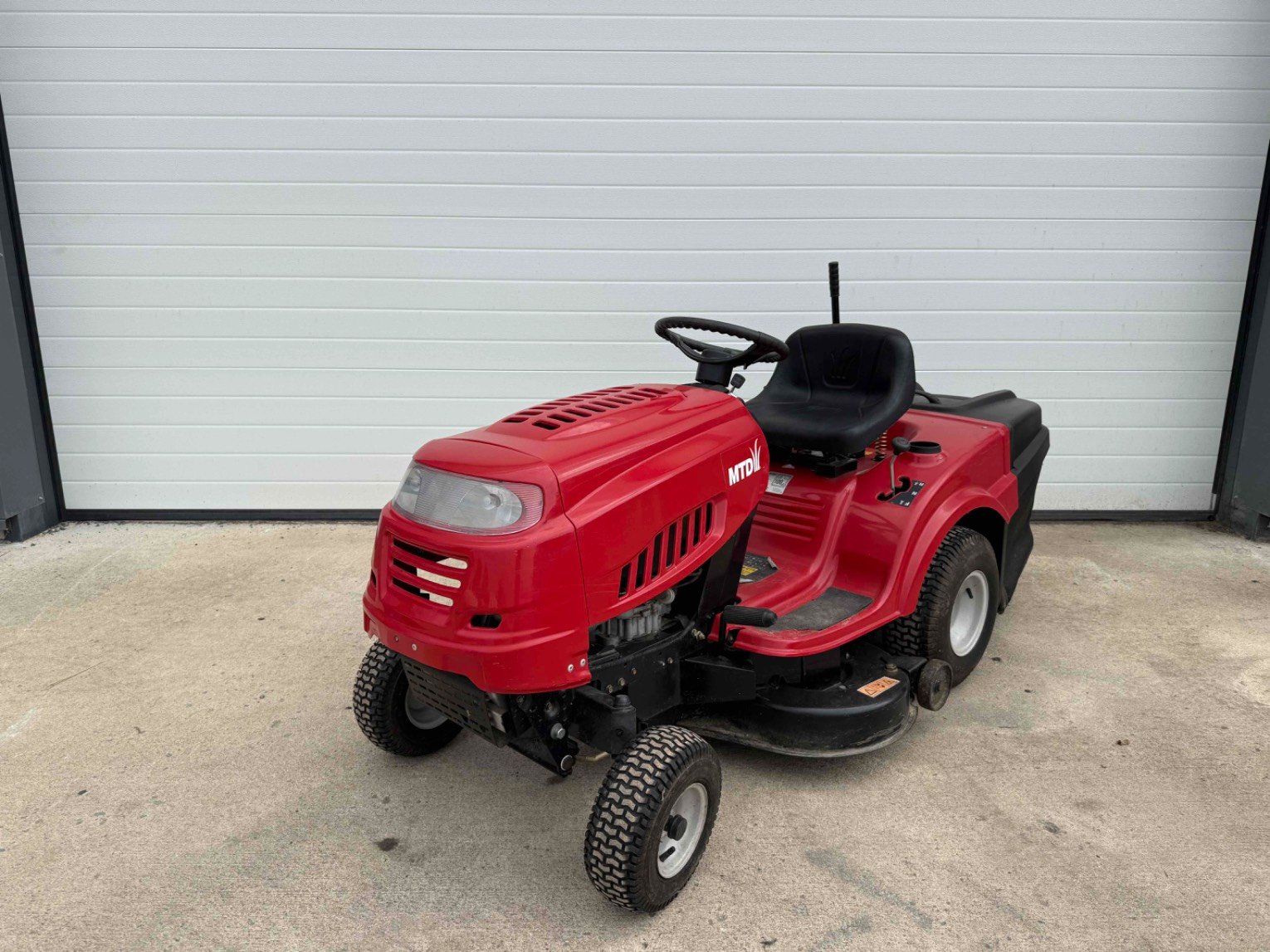 Tondeuse autoportée MTD SMART RE 125