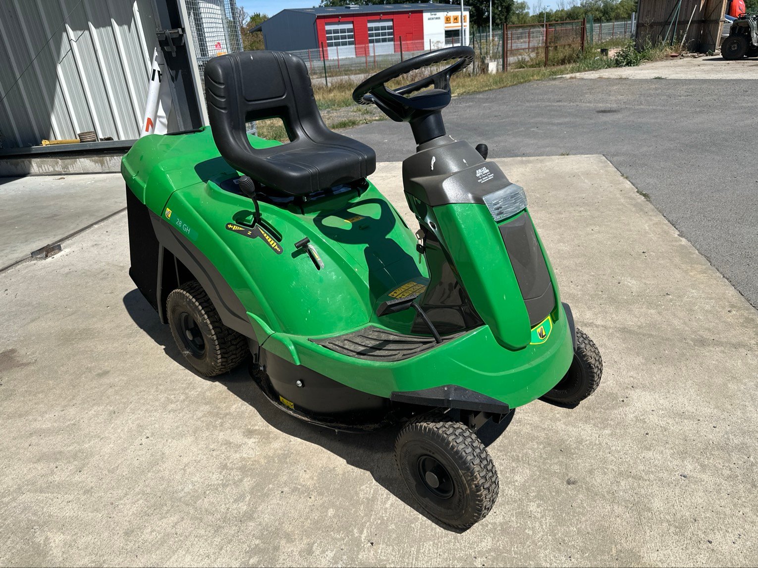 Tondeuse autoportée VERTS LOISIRS F 72 HYDRO