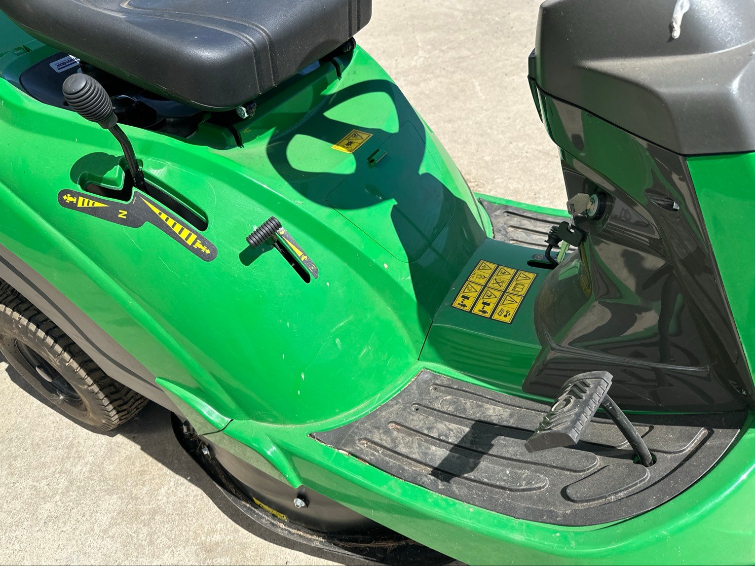 Tondeuse autoportée VERTS LOISIRS F 72 HYDRO