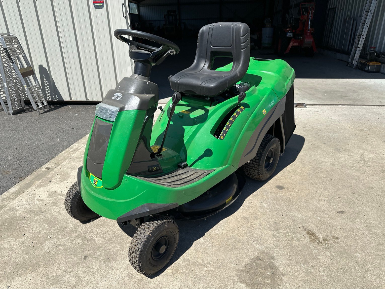 Tondeuse autoportée VERTS LOISIRS F 72 HYDRO