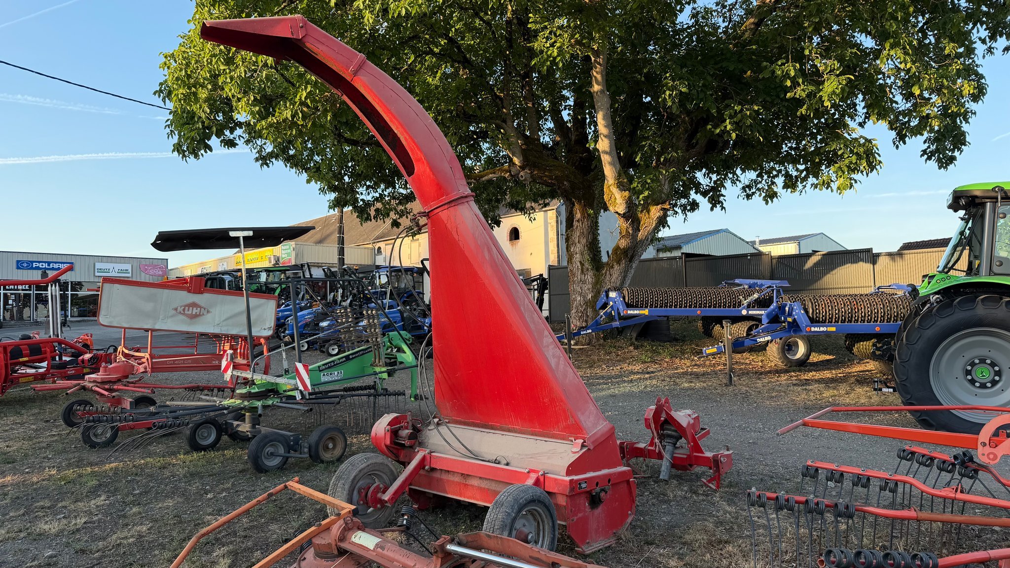Ensileuse tractée Agram RF152