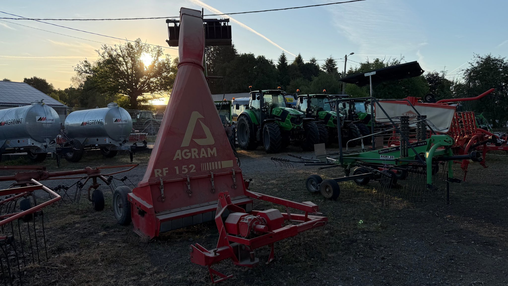 Ensileuse tractée Agram RF152