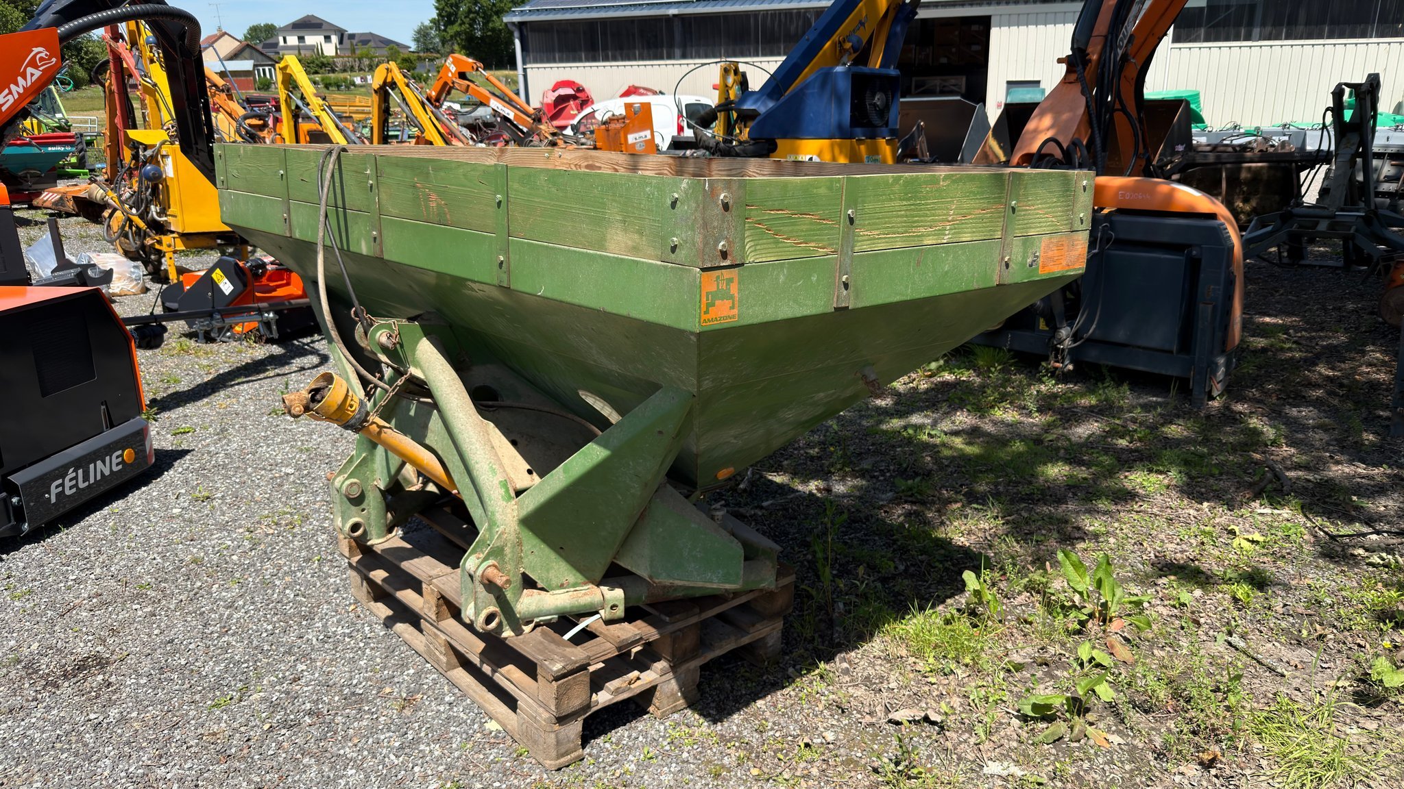 Distributeur d'engrais Amazone zau
