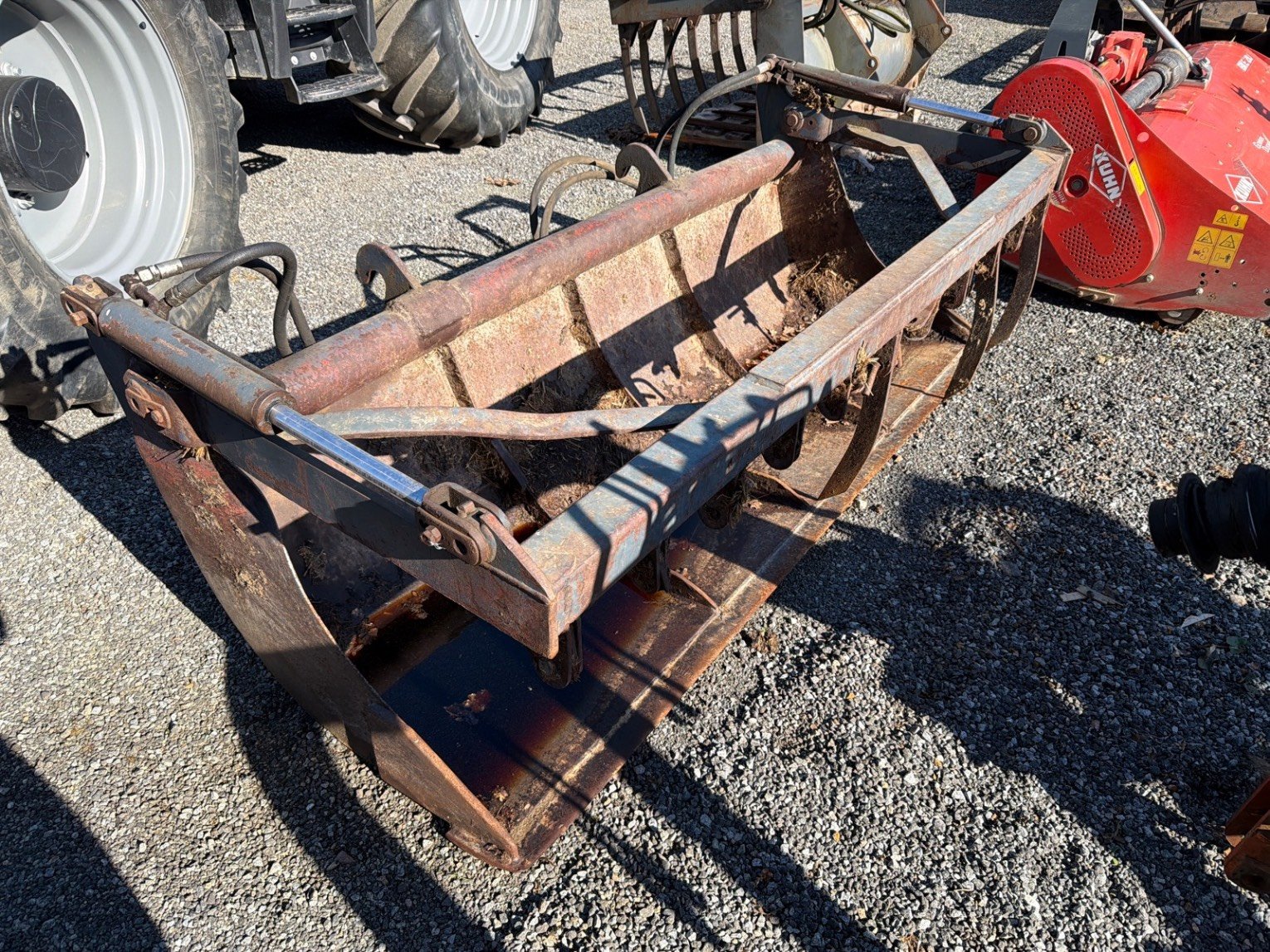 Godet multi-services Faucheux 2m30