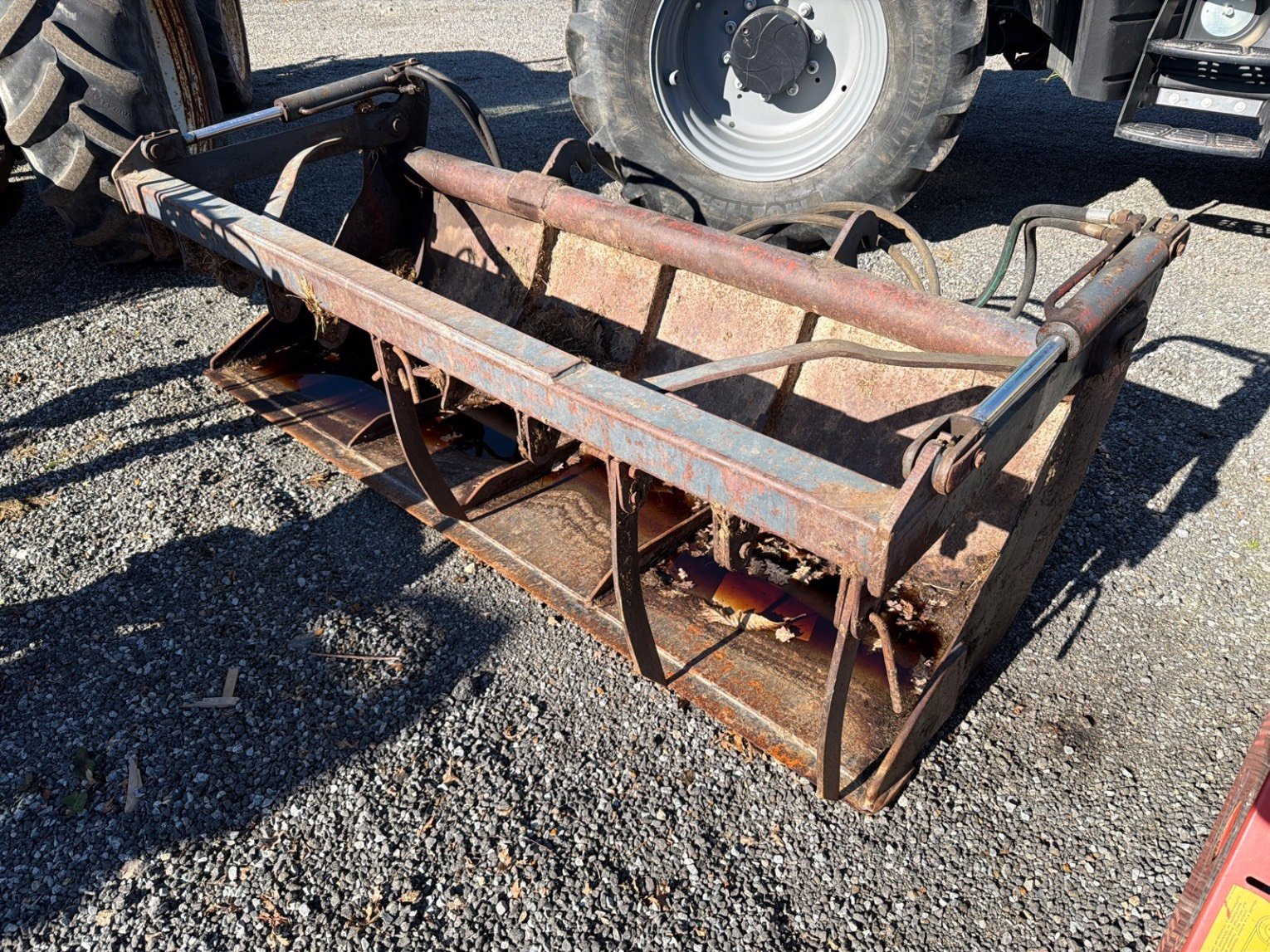 Godet multi-services Faucheux 2m30