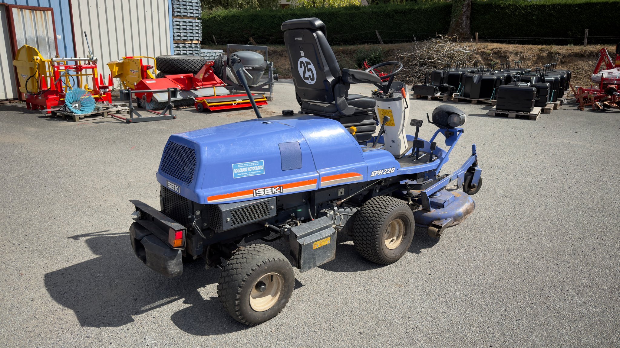 Tondeuse autoportée Iseki SFH 220