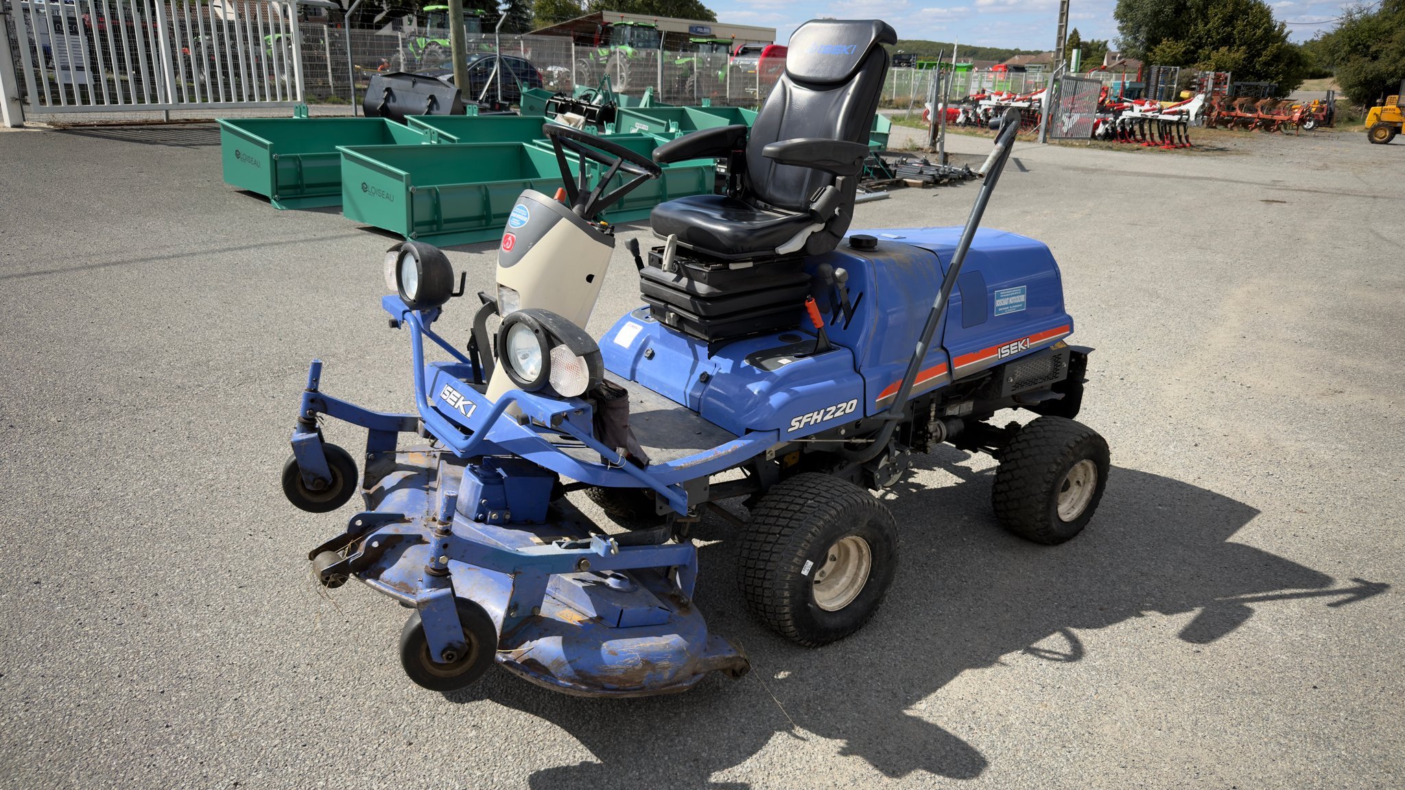 Tondeuse autoportée Iseki SFH 220