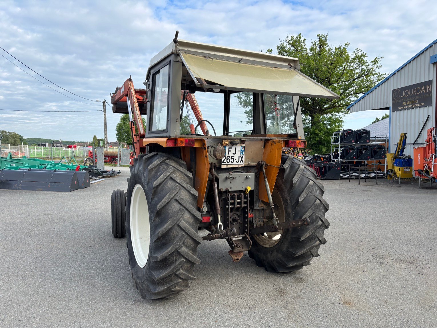 Tracteur agricole Renault R7461