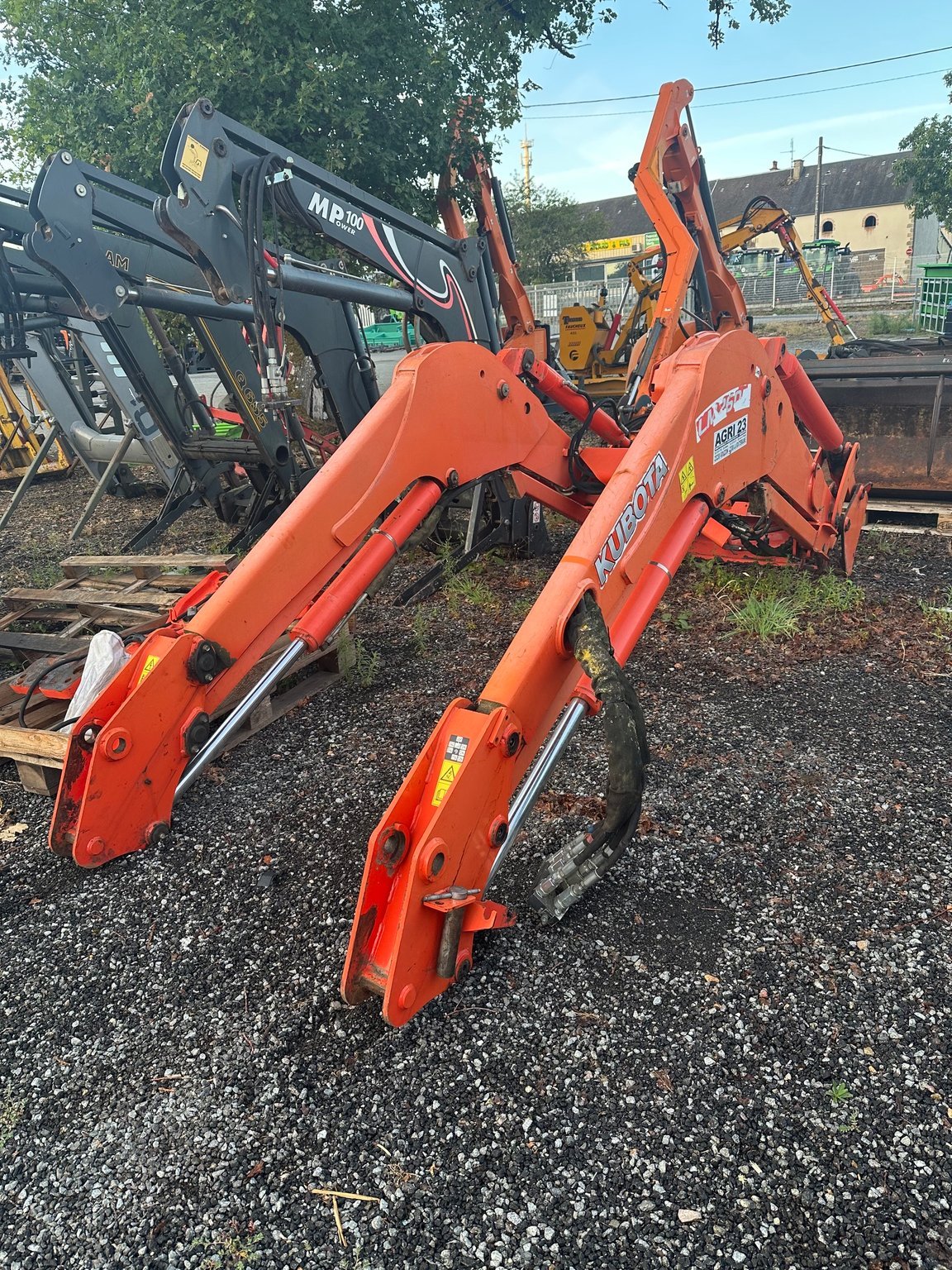 Chargeur frontal Kubota LA2605
